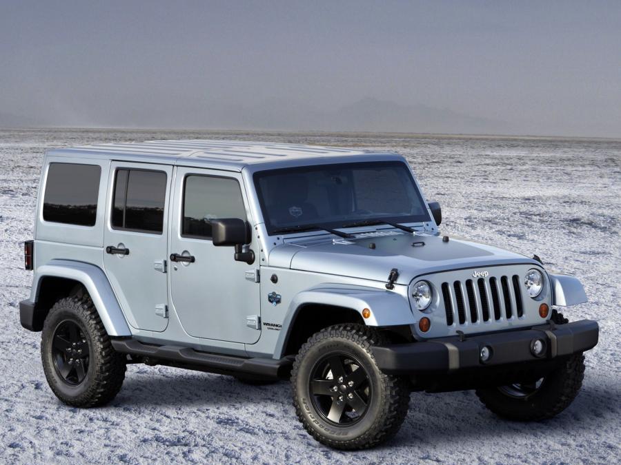  Jeep Wrangler Unlimited Arctic 2012 года  (фото 14 из 35)